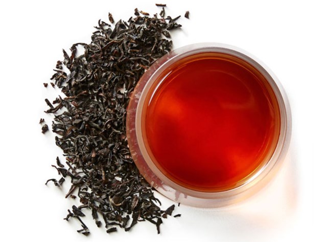 Trà đen chứa lượng lớn chất chống oxy hóa, giúp ngăn ngừa lão hóa và các bệnh mãn tính như tim mạch và ung thư.