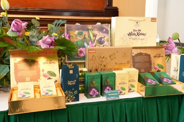hương hiệu trà sen Hiền Xiêm là đại diện duy nhất đạt chứng nhận OCOP 4 sao của quận Tây Hồ.