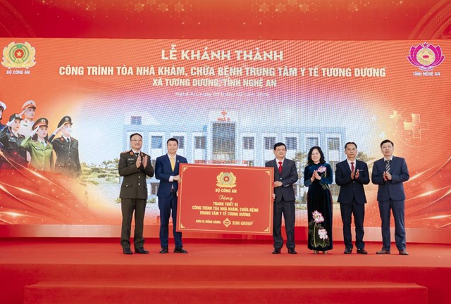 Tập đo&agrave;n Sun Group t&agrave;i trợ hệ thống thiết bị y tế đồng bộ, ti&ecirc;n tiến th&ocirc;ng qua g&oacute;i t&agrave;i trợ l&ecirc;n đến 12 tỷ đồng. Ảnh: &Aacute;nh Dương &nbsp;