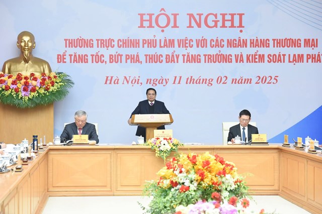 Thủ tướng Phạm Minh Ch&iacute;nh chủ tr&igrave; Hội nghị Thường trực Ch&iacute;nh phủ l&agrave;m việc với c&aacute;c ng&acirc;n h&agrave;ng thương mại để tăng tốc, bứt ph&aacute;, th&uacute;c đẩy tăng trưởng v&agrave; kiểm so&aacute;t lạm ph&aacute;t. &nbsp;