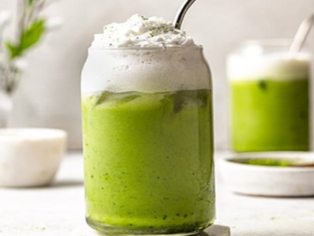 Matcha đá xay là một trong những lựa chọn phổ biến trong mùa hè.