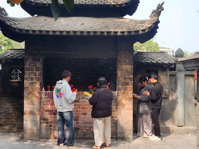 Người trẻ đổ về chùa Hà cầu duyên những ngày cuối năm - Ảnh 5