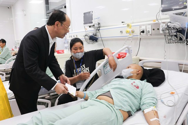 Lãnh đạo tỉnh Nghệ An thăm, chúc Tết các cơ quan, đơn vị trên địa bàn - Ảnh 4