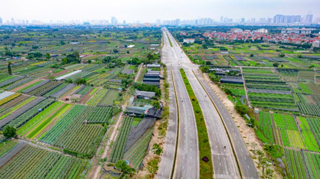 Tuyến đường T&acirc;y Thăng Long đ&oacute;ng vai tr&ograve; quan trọng trong việc kết nối, ph&aacute;t triển khu vực ph&iacute;a T&acirc;y Thủ đ&ocirc; &nbsp;