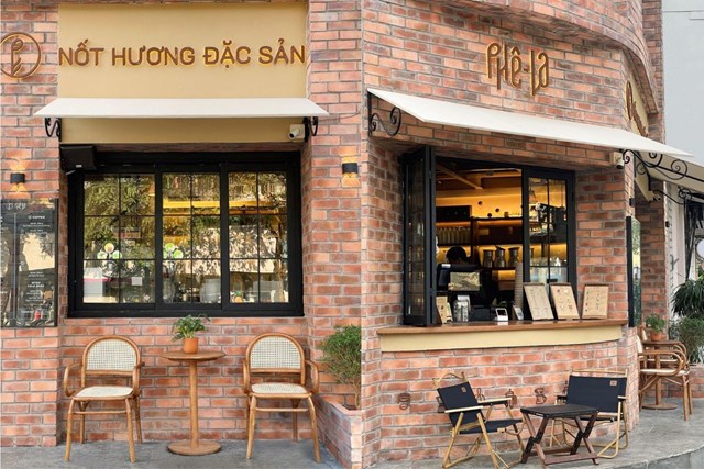 “Chúng tôi bán Ô Long đặc sản Đà Lạt” là tuyên ngôn đầy tự hào của Phê La.