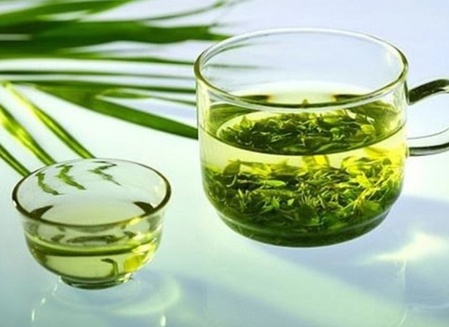 Trà xanh Thái Nguyên mang đến sự cân bằng hoàn hảo giữa vị chát nhẹ đầu lưỡi và vị ngọt hậu, lưu lại lâu dài trong tâm trí người thưởng trà.