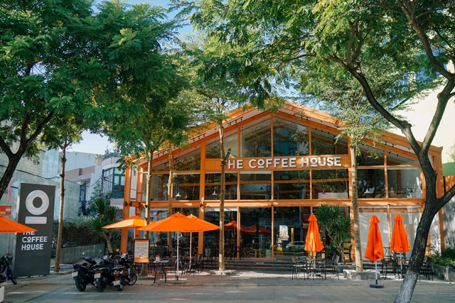 The Coffee House: Từ &quot;ng&#244;i sao&quot; chuỗi c&#224; ph&#234; đến h&#224;nh tr&#236;nh t&#236;m lại &#225;nh h&#224;o quang - Ảnh 1