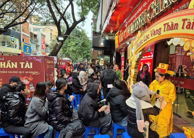 Nhộn nhịp thị trường vàng trong Ngày vía Thần Tài cận kề - Ảnh 2