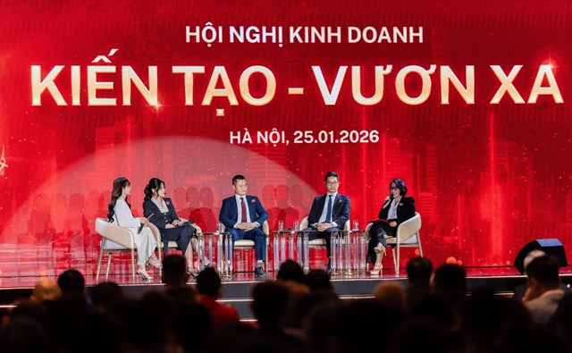 L&atilde;nh đạo c&aacute;c đơn vị th&agrave;nh vi&ecirc;n ROX Group thống nhất định hướng hợp lực hệ sinh th&aacute;i tại HNKD 2026. &nbsp;