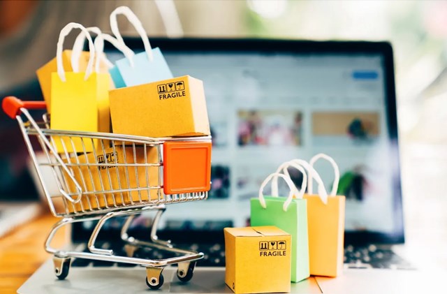 Dự kiến doanh thu từ c&aacute;c s&agrave;n thương mại trực tuyến Việt Nam tăng trưởng mạnh trong năm 2024. &nbsp;