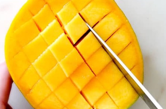Xoài không chỉ thơm ngon mà còn chứa nhiều vitamin A, C và khoáng chất.