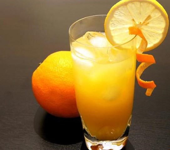 Soda cam mang đến một hương vị tươi mới, giúp bổ sung vitamin C và tăng cường năng lượng.