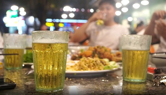 &quot;Cơn lốc&quot; bia cỏ gi&#225; rẻ th&#225;ch thức lớn cho ng&#224;nh đồ uống c&#243; cồn Việt Nam - Ảnh 2