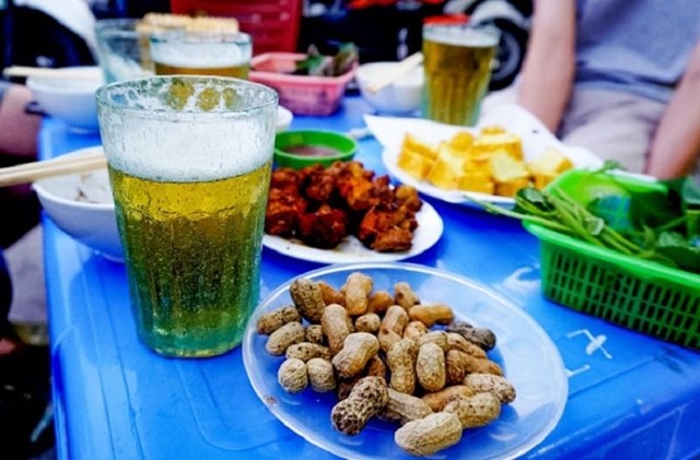 &quot;Cơn lốc&quot; bia cỏ gi&#225; rẻ th&#225;ch thức lớn cho ng&#224;nh đồ uống c&#243; cồn Việt Nam - Ảnh 1