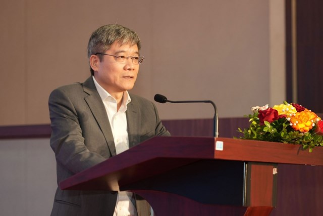 TS. BS Ph&ugrave;ng Nam L&acirc;m - Ph&oacute; Tổng Gi&aacute;m đốc Chuy&ecirc;n m&ocirc;n Hệ thống Y tế Vinmec tr&igrave;nh b&agrave;y tham luận về dự &aacute;n X&acirc;y dựng Hệ thống Cấp cứu trước viện. &nbsp;