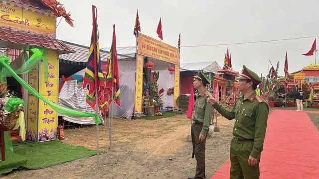 C&ocirc;ng an th&agrave;nh phố Đ&agrave; Nẵng v&agrave; C&ocirc;ng an phường H&ograve;a Xu&acirc;n triển khai nhiều biện ph&aacute;p đảm bảo an ninh trật tự v&agrave; an to&agrave;n cho lễ hội