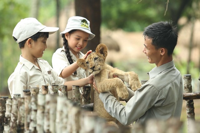 Tương t&aacute;c trực tiếp với c&aacute;c lo&agrave;i động vật qu&yacute; hiếm tại &ldquo;Ng&agrave;y Hội Xanh&rdquo;. &nbsp;