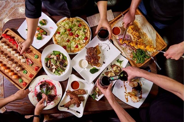 F&amp;B online v&#224; cửa h&#224;ng truyền thống: Đối đầu hay cộng hưởng? - Ảnh 2