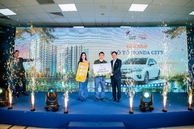 L&aacute; thăm tr&uacute;ng thưởng xe &ocirc; t&ocirc; Honda City phi&ecirc;n bản G năm 2023đ&atilde; gọi t&ecirc;n anh B&ugrave;i Thanh T&ugrave;ng &ndash; Chủ nh&acirc;n căn hộ tại t&ograve;a G4.