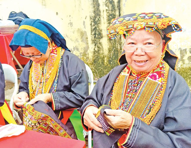 OCOP T&acirc;y Bắc đang mở ra hướng ph&aacute;t triển mới khi gắn sản phẩm với bản sắc văn h&oacute;a bản địa.
