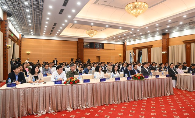 Hội thảo với sự tham dự của hơn 12 cơ quan quản l&yacute; nh&agrave; nước, 30 định chế t&agrave;i ch&iacute;nh lớn, 10 s&agrave;n gia dịch m&atilde; ho&aacute; tập trung v&agrave; h&agrave;ng trăm doanh nghiệp, đơn vị, tổ chức, c&aacute;c nh&acirc;n,... &nbsp;