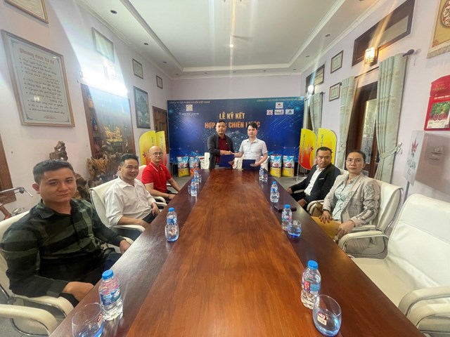 Lễ k&yacute; kết hợp t&aacute;c giữa BHLT v&agrave; CTCP C&ocirc;ng nghệ H&agrave; Lan diễn ra th&agrave;nh c&ocirc;ng tốt đẹp. &nbsp;