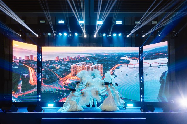 Kh&ocirc;ng gian sự kiện &ldquo;Mỹ cảnh tầng kh&ocirc;ng&rdquo; giới thiệu sa b&agrave;n Capital Square. &nbsp;