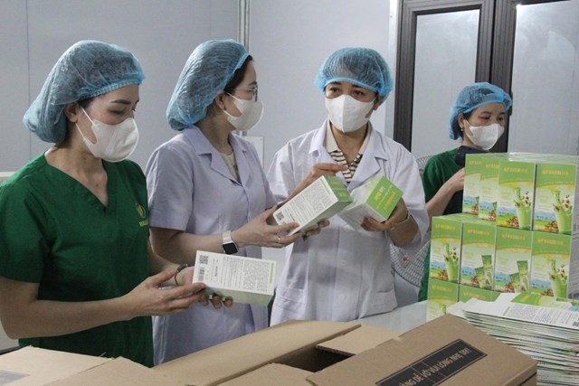 C&aacute;c sản phẩm chủ yếu l&agrave; ngũ cốc dinh dưỡng; Chế biến hạt dinh dưỡng v&agrave; n&ocirc;ng sản; sản xuất c&aacute;c loại B&aacute;nh từ hạt; chế biến Tr&agrave;; Cafe; Gia c&ocirc;ng (OEM/ODM) từ v&ugrave;ng nguy&ecirc;n liệu n&ocirc;ng sản sạch, đạt chuẩn.