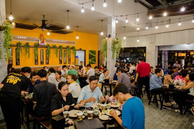 Giá gas chạm mốc kỷ lục: Áp lực chi phí đè lên ngành F&amp;B Việt Nam - Ảnh 2