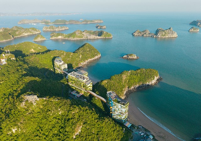 Flamingo C&aacute;t B&agrave; Resorts b&ecirc;n vịnh biển di sản Lan Hạ &nbsp;