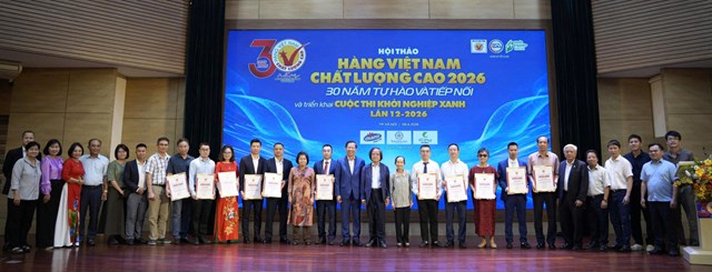 Trao chứng nhận HVNCLC 2026 cho doanh nghiệp ph&iacute;a Bắc &nbsp;