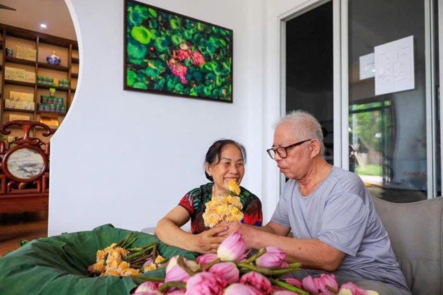 Theo chân mùa sen, khám phá nghệ thuật ướp trà truyền thống - Ảnh 3