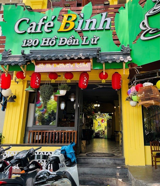 Cafe B&igrave;nh - Hội An Phong Vị Qu&aacute;n mang trong m&igrave;nh hơi hướng vừa cổ k&iacute;nh vừa hiện đại