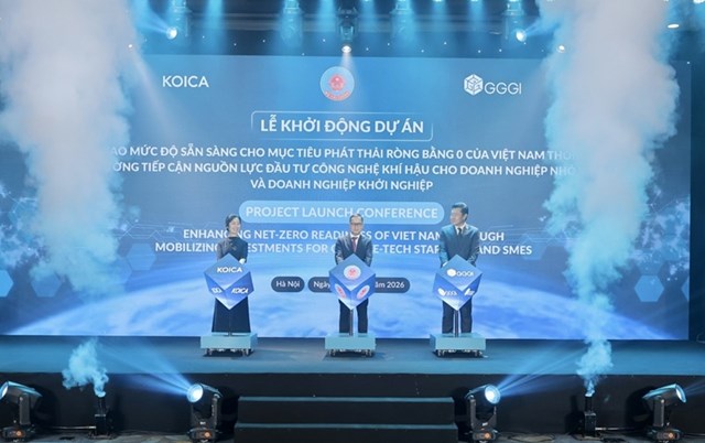 Đại diện Bộ T&agrave;i ch&iacute;nh, KOICA, GGGI nhấn n&uacute;t khởi động dự &aacute;n &nbsp;