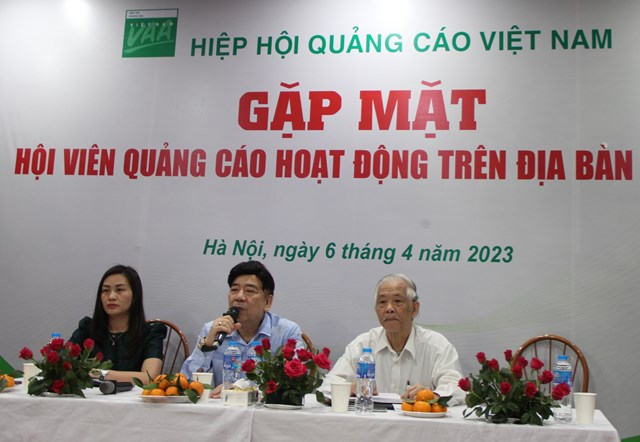 Đại diện Hiệp hội Quảng c&aacute;o Việt Nam Lắng nghe những kh&oacute; khăn, vướng mắc của c&aacute;c hội vi&ecirc;n, doanh nghiệp hoạt động trong ng&agrave;nh Quảng c&aacute;o Thủ đ&ocirc; gặp phải trong thời gian vừa qua.