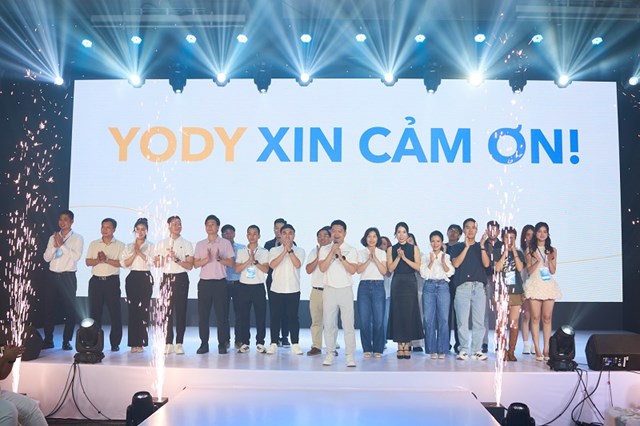 Ra mắt bộ sưu tập Hè lấy cảm hứng từ hình ảnh “đá băng mát lạnh” - Ảnh 1