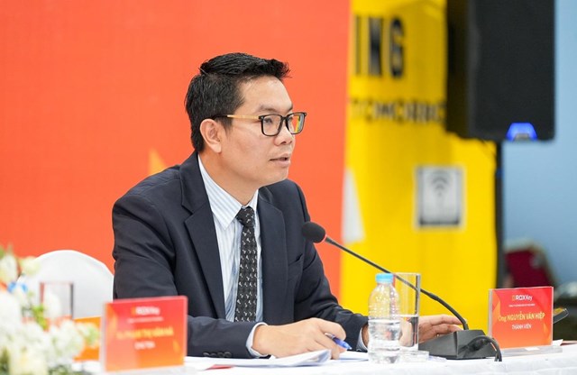 &Ocirc;ng Nguyễn Văn Hiệp, TGĐ ROX Key giải đ&aacute;p thắc mắc cổ đ&ocirc;ng &nbsp;