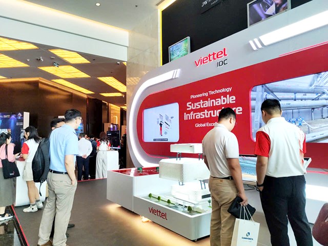 Nhiều giải ph&aacute;p hạ tầng c&ocirc;ng nghệ được giới thiệu tại DCCI Summit 2026