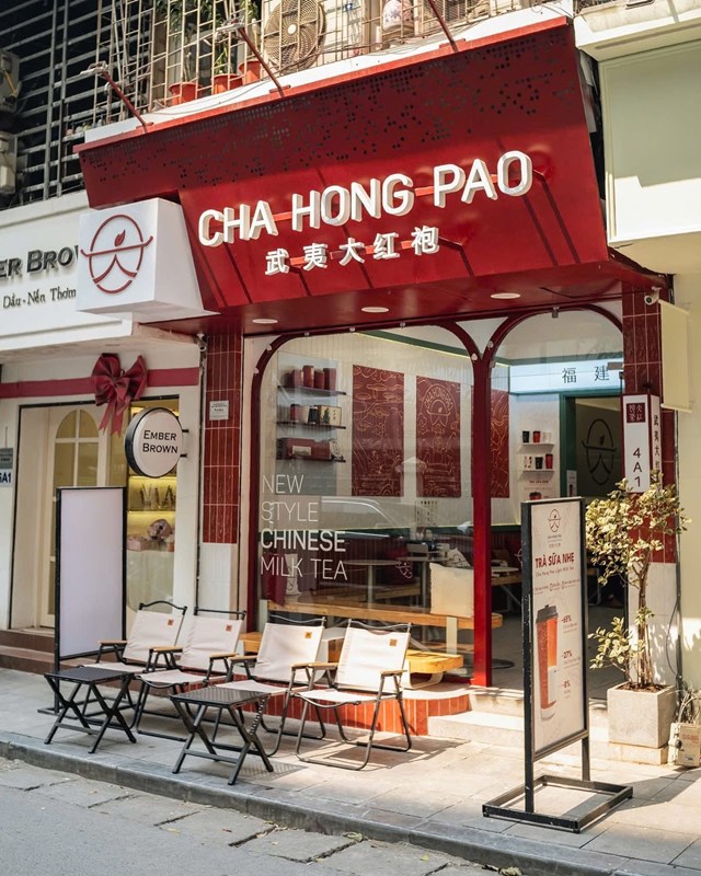 Tại Việt Nam, Cha Hong Pao l&agrave; một trong những thương hiệu s&aacute;ng tạo tr&agrave; sữa từ tr&agrave; phổ nhĩ qu&yacute;t truyền thống
