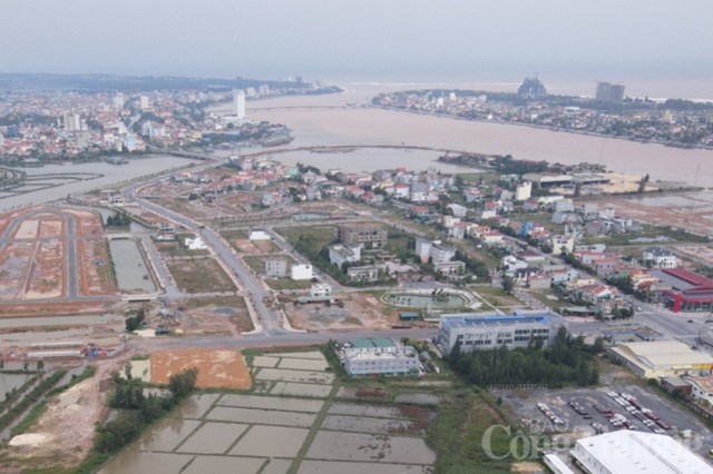 Quảng Bình 'siết' chặt mua bán BĐS chống thất thu thuế.