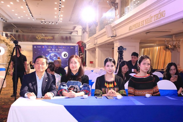 &nbsp;Ban tổ chức Dự &aacute;n "Save The World".&nbsp;