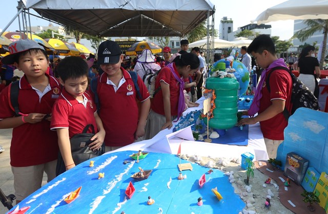 600 người nhặt rác hưởng ứng Ngày hội môi trường "Biển Đà Nẵng mãi trong xanh" - Ảnh 3