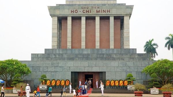 Lăng Chủ tịch Hồ Chí Minh - địa điểm được nhiều người ghé thăm