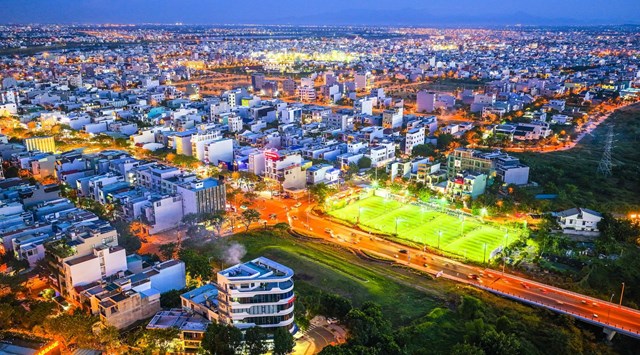 Hạ tầng đồng bộ c&ugrave;ng khả năng kết nối thuận tiện gi&uacute;p Nam Đ&agrave; Nẵng khẳng định vị thế trung t&acirc;m ph&aacute;t triển mới của khu vực miền Trung. Ảnh: &Aacute;nh Dương. &nbsp;