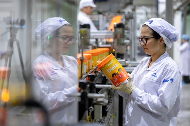 Vinamilk ti&ecirc;n phong đẩy mạnh đầu tư c&ocirc;ng nghệ sản xuất, tung mới nhiều sản phẩm &nbsp;