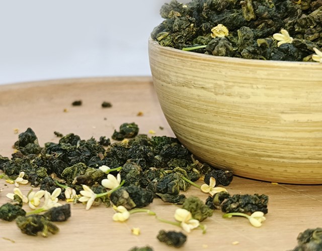Trà ô long quế hoa chinh phục người yêu trà bằng chất tinh tế ẩn sâu trong từng tầng hương vị của trà và hoa.