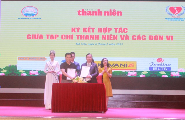 Tạp ch&iacute; Thanh ni&ecirc;n k&yacute; kết hợp t&aacute;c với Khoa L&yacute; luận ch&iacute;nh trị, Đại học B&aacute;ch khoa H&agrave; Nội