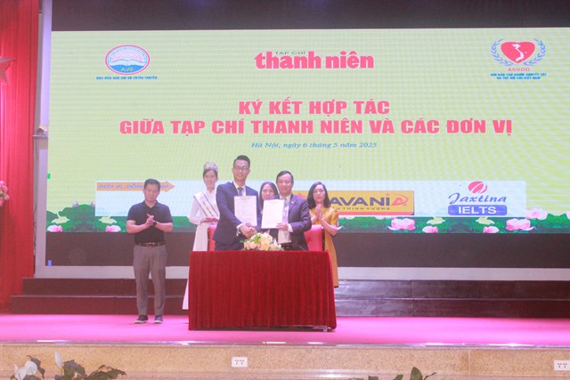 Tạp ch&iacute; Thanh ni&ecirc;n k&yacute; kết hợp t&aacute;c với Hệ thống Anh ngữ Jaxtina