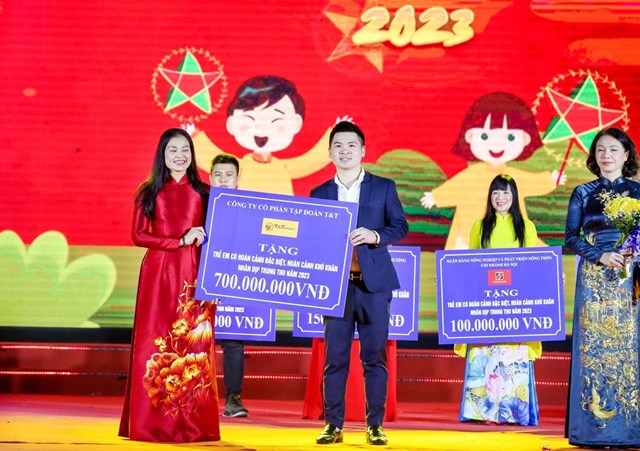 Trong nhiều năm qua, &ocirc;ng Đỗ Vinh Quang c&ugrave;ng T&amp;T Group v&agrave; c&aacute;c doanh nghiệp trong hệ sinh th&aacute;i đ&atilde; triển khai nhiều hoạt động hỗ trợ trẻ em c&oacute; ho&agrave;n cảnh kh&oacute; khăn tại nhiều tỉnh, th&agrave;nh tr&ecirc;n cả nước. &nbsp;