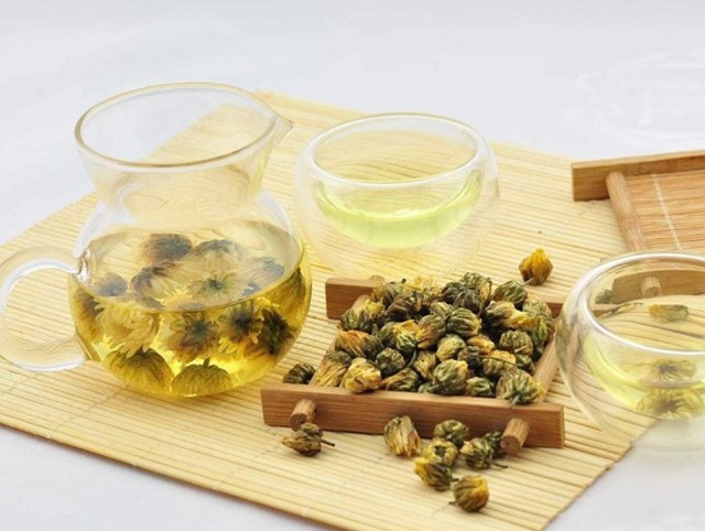 Một ly trà hoa cúc vào buổi sáng không chỉ giúp thư giãn mà còn tạo nền tảng cho một ngày mới khỏe mạnh và năng động.